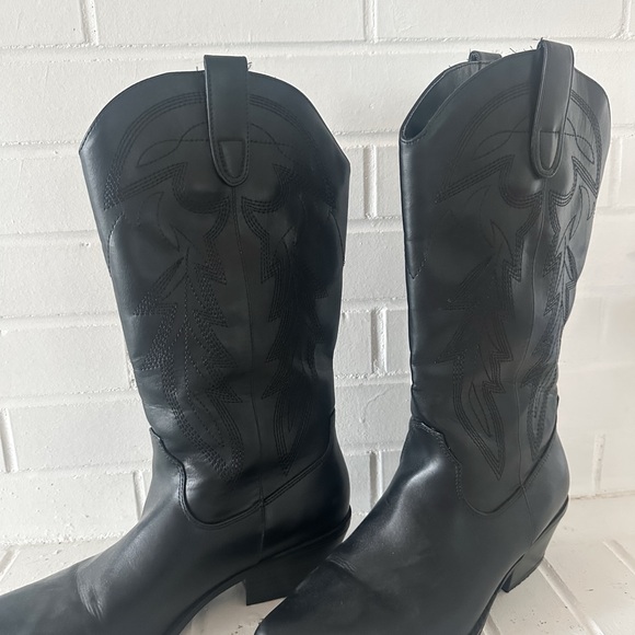 Madden Girl: Black Cowboy Cowgirl Boots - Picture 4 of 8